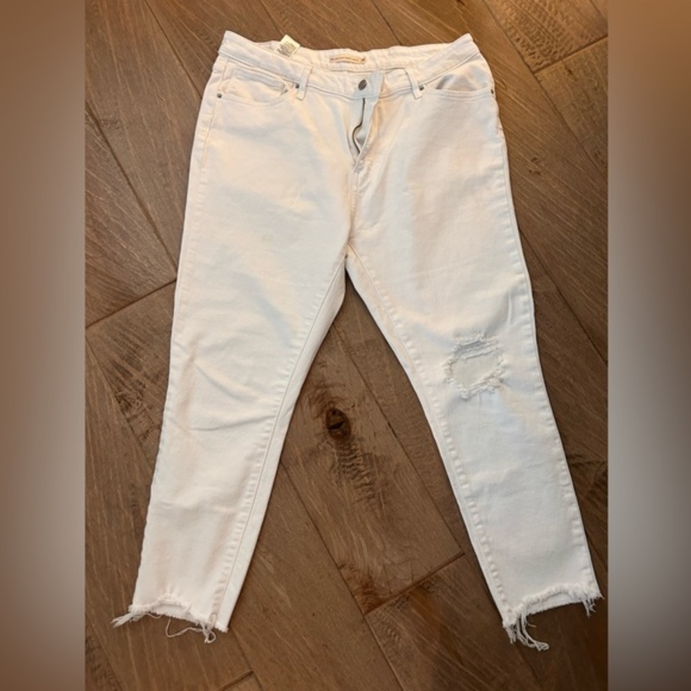 White Distressed Stretch Levi Jeans